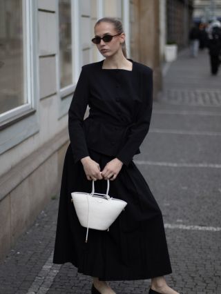 sako, sukně a kabelka od haillo collection! ČESKÁ VÝROBA! šijeme jen z kvalitních materiálů! 📍Na příkopě 12, Praha 1 Pasáž...