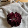 Sametová scrunchie PLUM