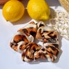 Hedvábná scrunchie LEOPARD