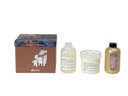 DAVINES 75686 LOVE CURL BOX WITH PRODUCTS1