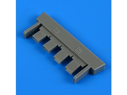 01 QBT 48985 L