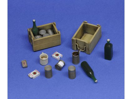 1/16 Crates, cans and bottles