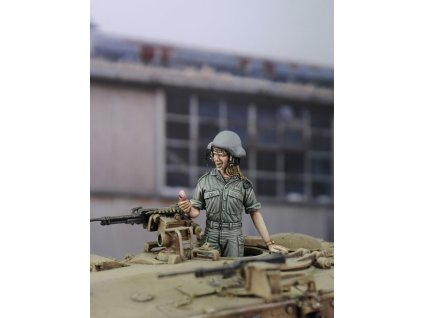 1/35 Israeli woman tanker call from my boyfriend