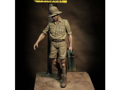 1/35 Italian soldier with jerry can
