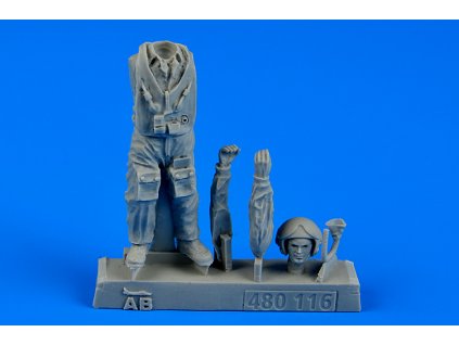 1/48 Soviet Pilot with life jacket - the Cold War period