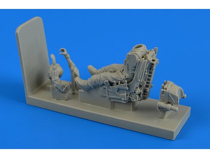 1/48 Soviet Pilot with ejection seat for Su-22/Su-25