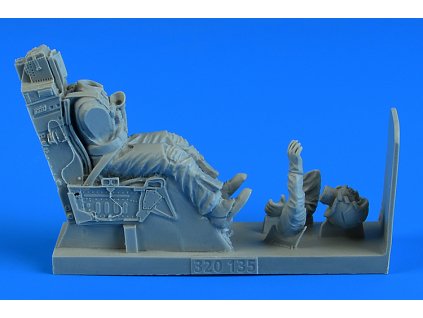 1/32 USAF Pilot with ej. seat for F-117A (Trumpeter/Revell)