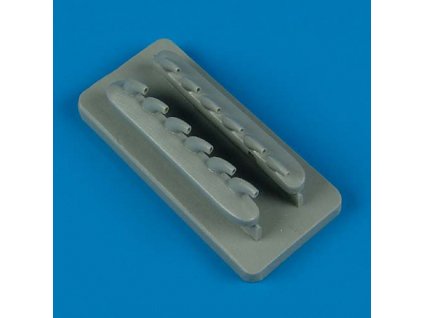 1/32 P-51B Mustang exhaust (TRUMP)