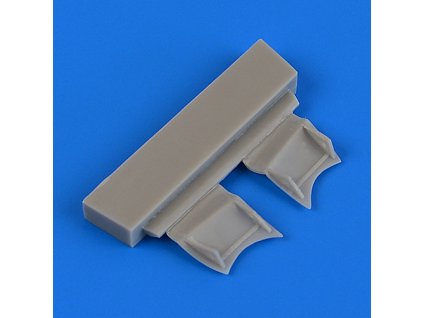 1/72 F4F-4 Wildcat undercarriage covers (AIRFIX)