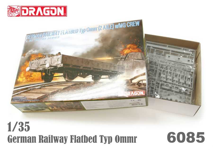 Model Kit military 6085 - GERMAN RAILWAY FLATBED Typ Ommr (2 AXLE) w/MG CREW (1:35)