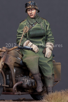 Fotografie 1/35 A German Motorcycle Driver