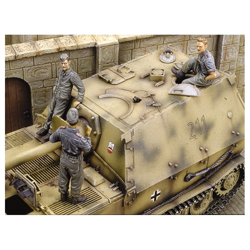 1/35 Ferdinand Crew - Part. 2