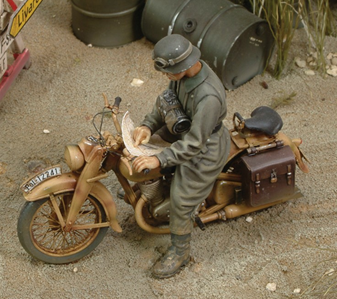 1/35 DKW German Motorcycle rider - WWII