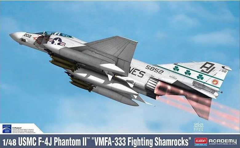 Fotografie Model Kit letadlo 12356 - USMC F-4J Phantom II "VMFA-333 Fighting Shamrocks" (1:48)