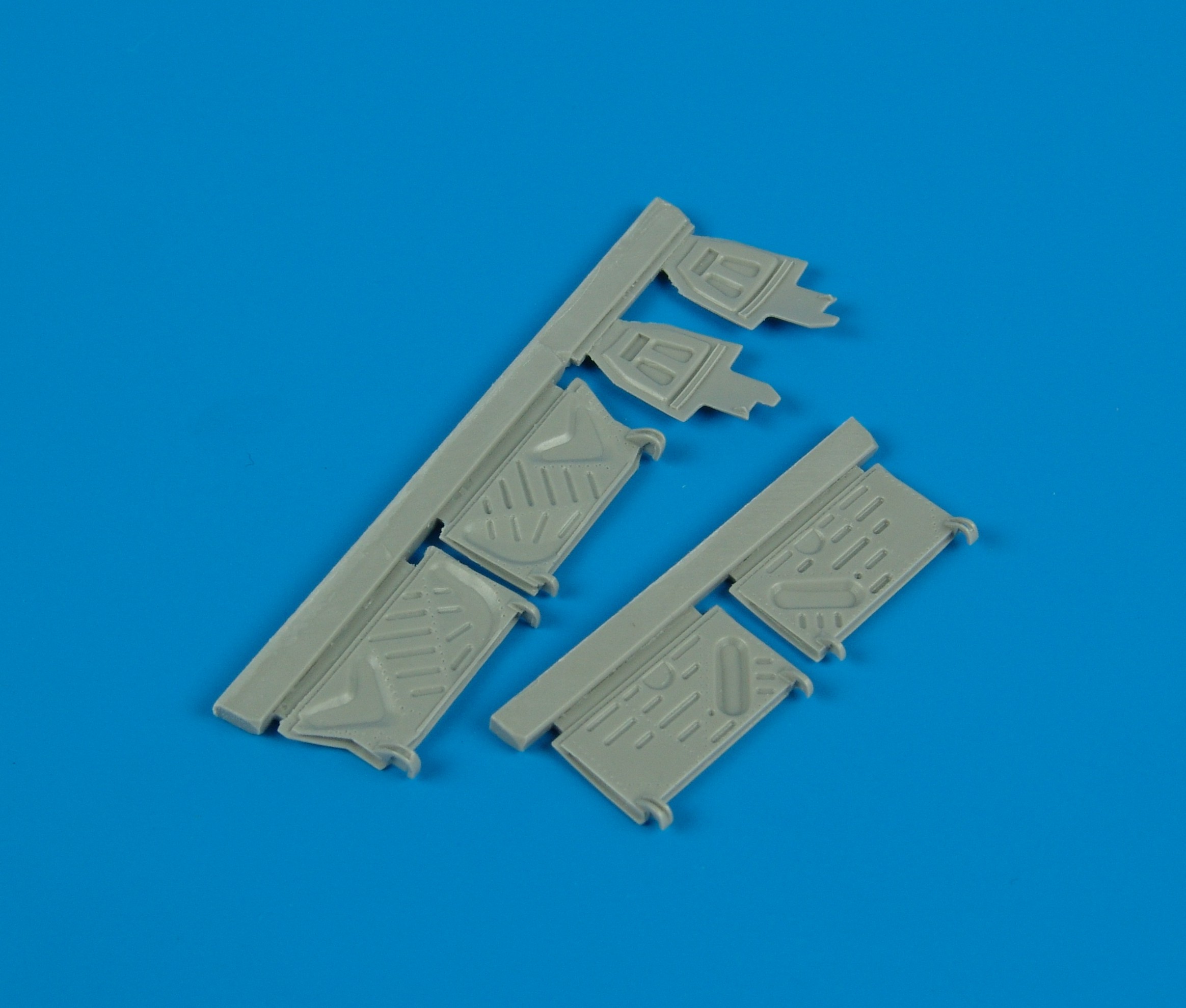 1/48 F4U-1 Corsair undercarriage covers