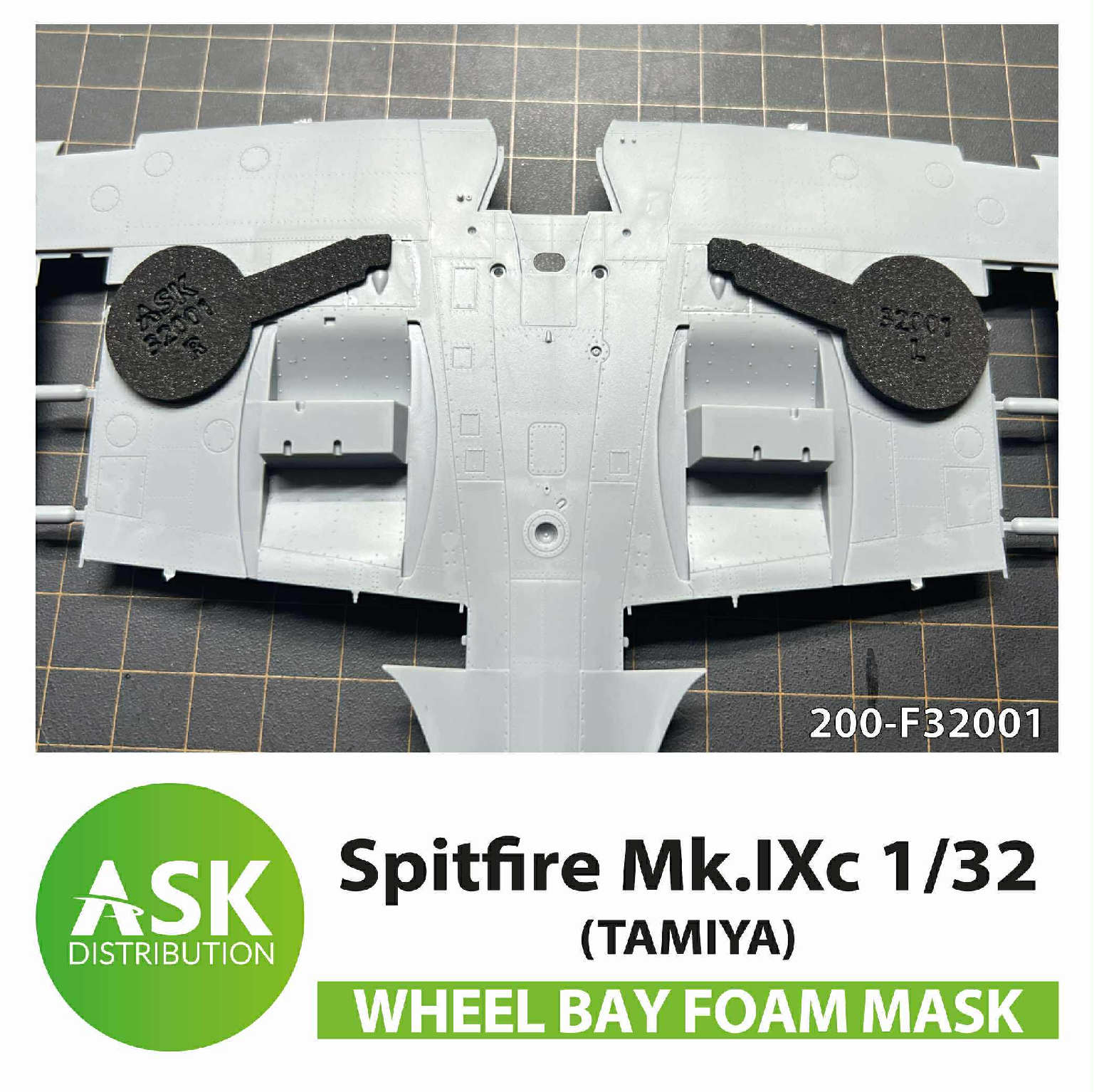Fotografie 1/32 Spitfire Mk.IXc Wheel bays - FOAM flexibel express fit mask for Tamiya
