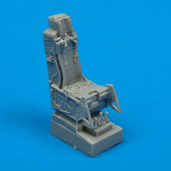 1/72 F-16A/C Fighting Falcon ejection seat with safety belts