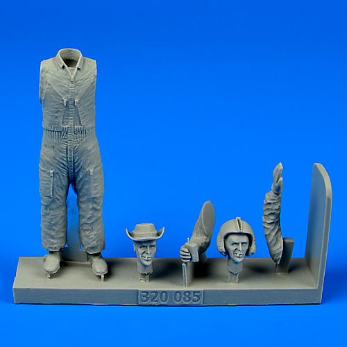 1/32 US Army Helicopter pilot - Vietnam War 1960 - 1975