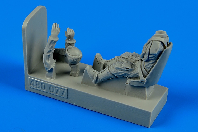 1/48 German WWII Luftwaffe Pilot with seat for Bf 109E
