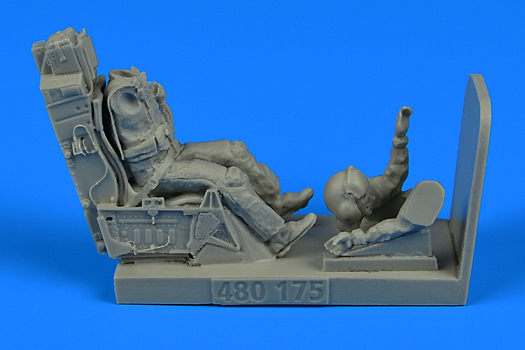 1/48 USAF Fighter Pilot with ejection seat for F-16