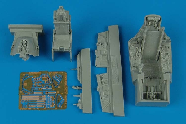 1/48 F-16C/N Aggressor cockpit set