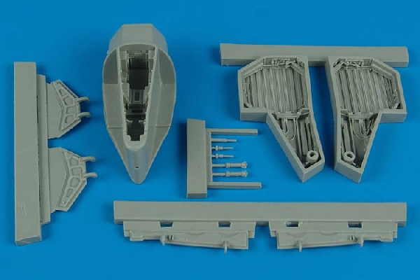 1/48 F-84F Thunderstreak wheel bays