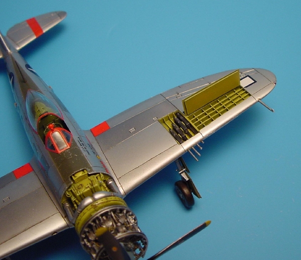 1/72 P-47D Thunderbolt gun bays