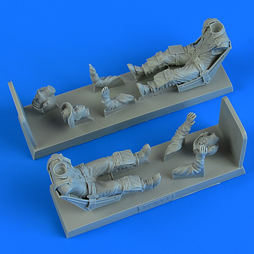 1/32 U.S.A.F. Pilot & Instructor with seats for T-28B Trojan, Vietnam War (Kitty Hawk)