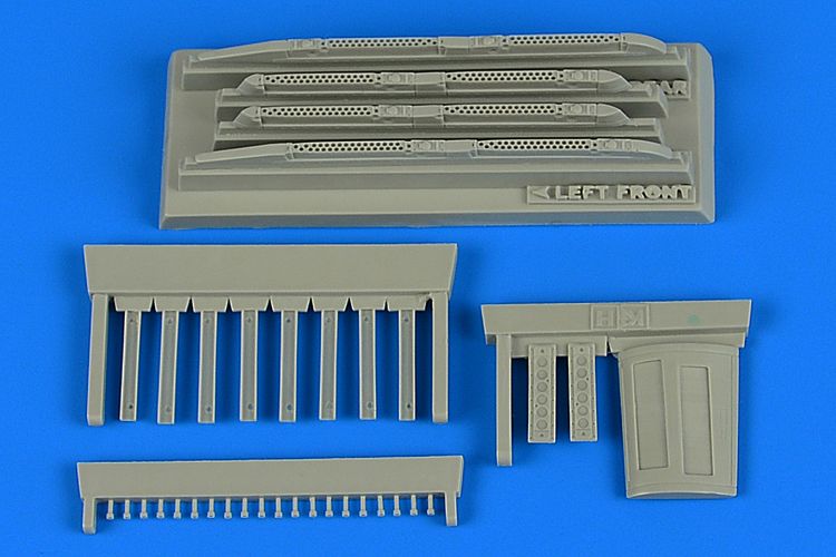 1/48 Su-17/22M3/M4 Fitter K covered chaff/flare dispensers