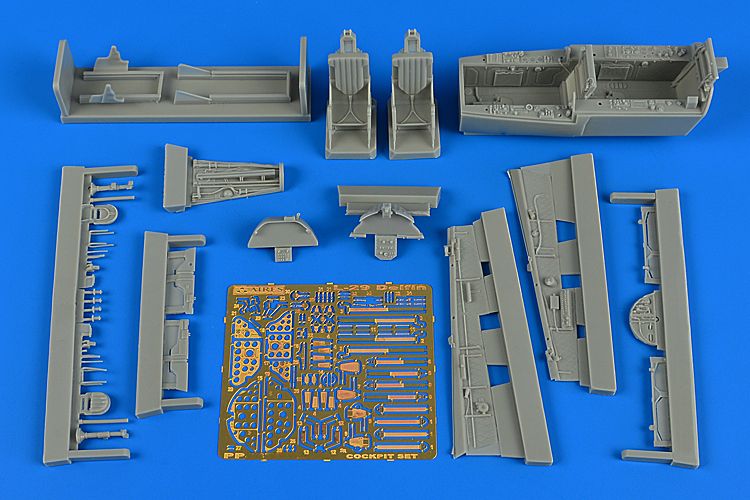 1/72 L-29 Delfin cockpit set (AMK)