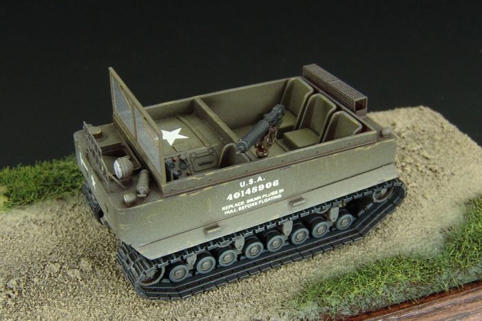 1/72 M29 Weasel gunship/ambulance
