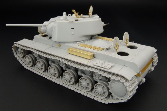 1/48 KV-1 model 1942 (HOBBYB)