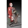 Pin-up at the gas pump (75mm)