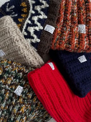 Ať už budete plout dnem nebo nocí, jak zpívají R.E.M. 😉, může vás doprovázet #HAKOKO. 🧶 Pokud se vám některá čepice líbí,...