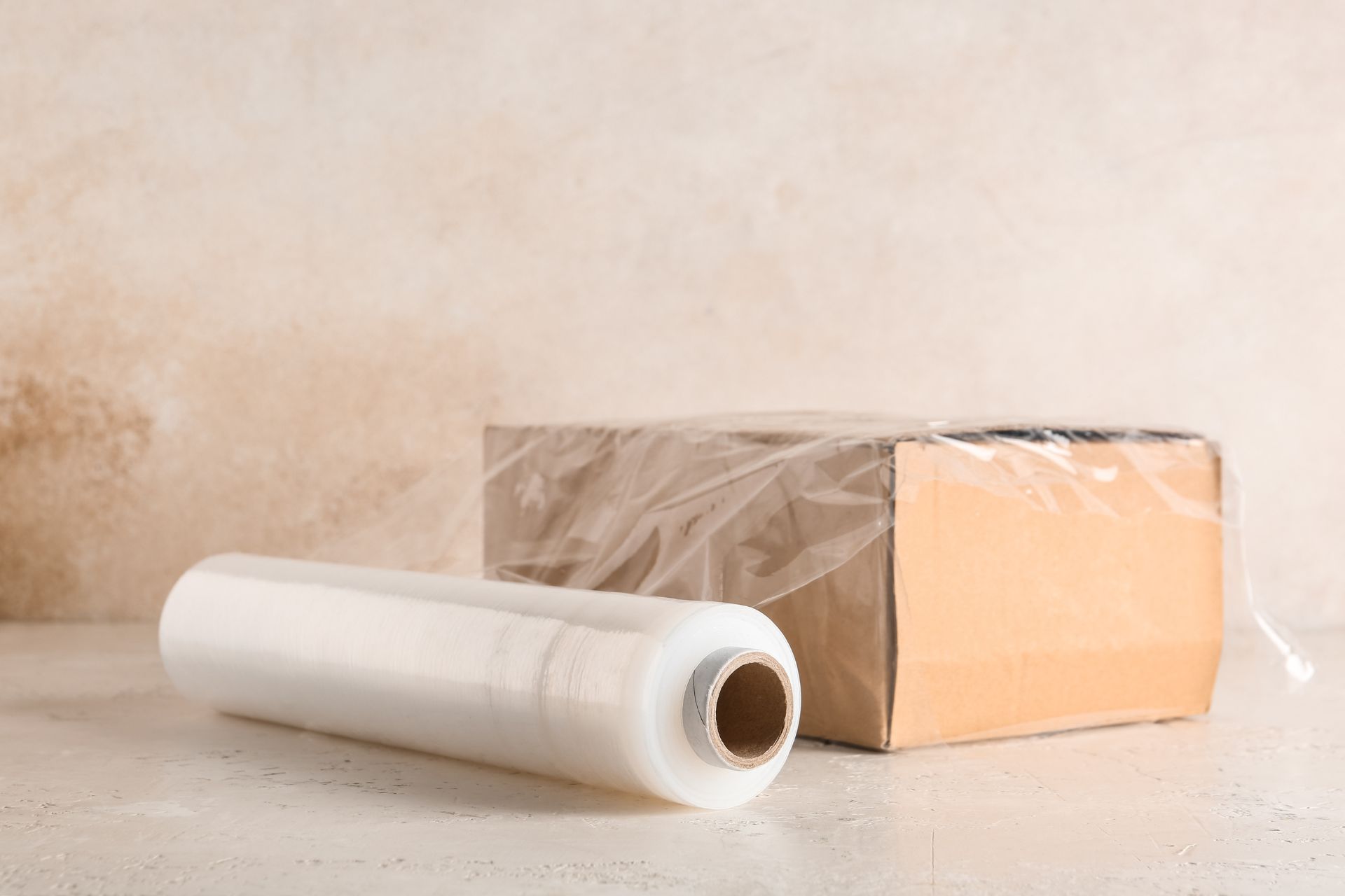 Stretch fólia: ako vybrať správny typ na balenie