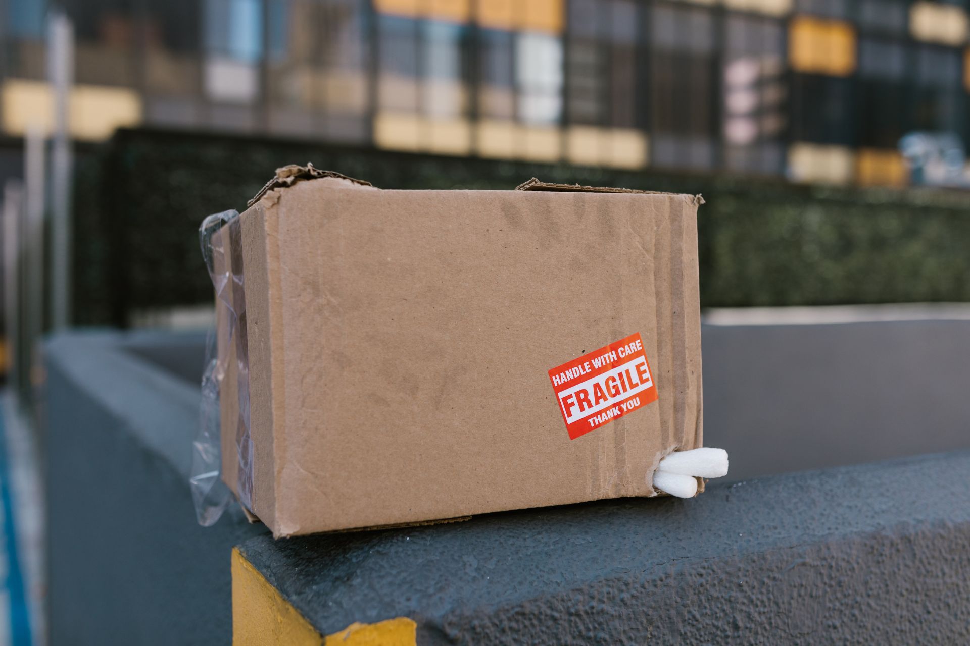 7 častých chýb pri balení zásielok (a ako im predísť)