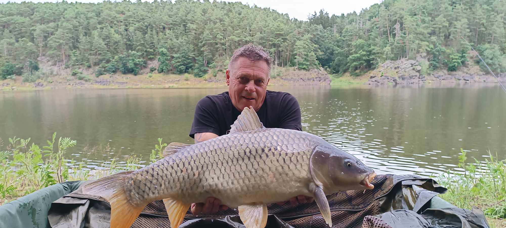Úlovek kapra – rybaření s peletami