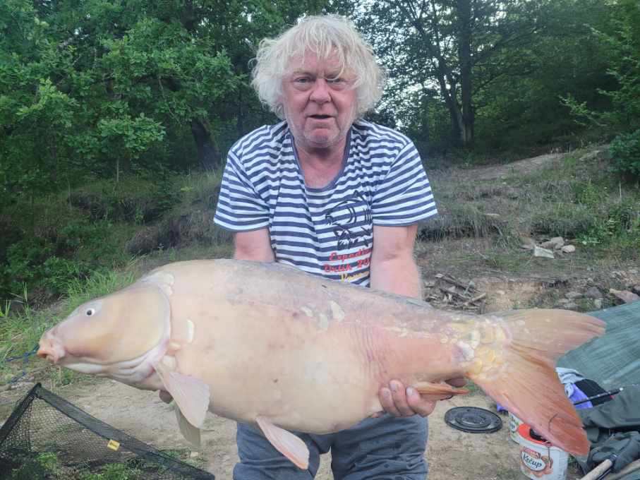 Kapr chycený na pelety – rybaření