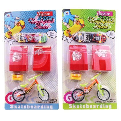 Skateboard na prst s bicyklom