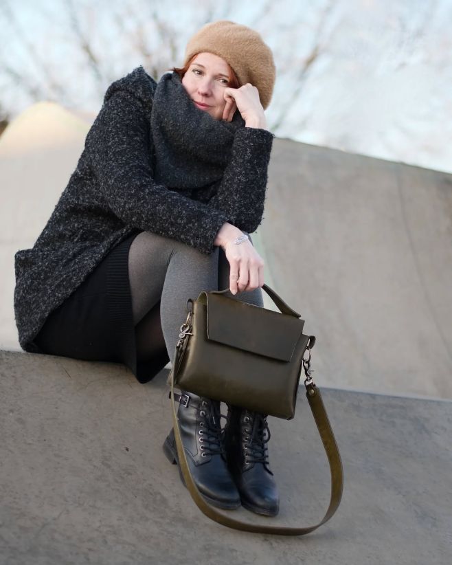 🖤 síla ženské energie 🖤 ▪︎ české autorské ručně šité kabelky z prémiové italské kůže v nadčasovém minimalistickém stylu ▪︎...