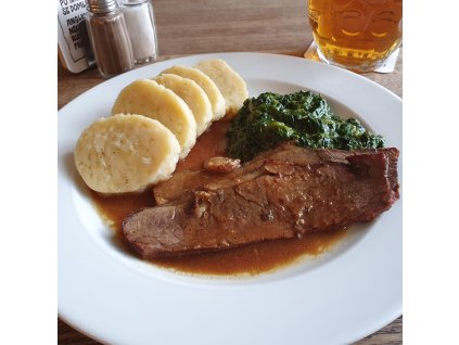 HOVĚZÍ HRUDÍ NA ČESNEKU