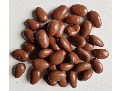 mandle v mléčné čokoládě