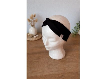 Černá úpletová čelenka při holky