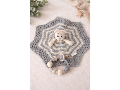 Háčkovany usinacek s medvídkem