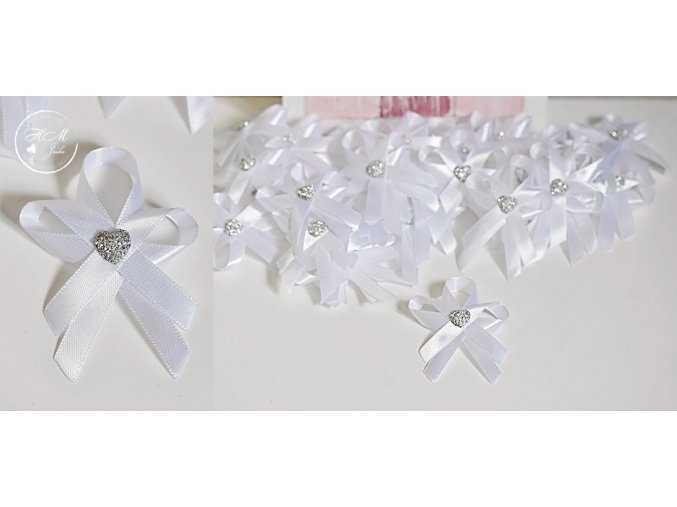 Biele svadobné pierka so strieborným srdiečkom