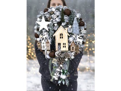 Zimná krajinka s veľkým domčekom