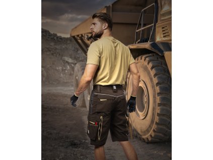 Kraťasy URBAN+ hnědé