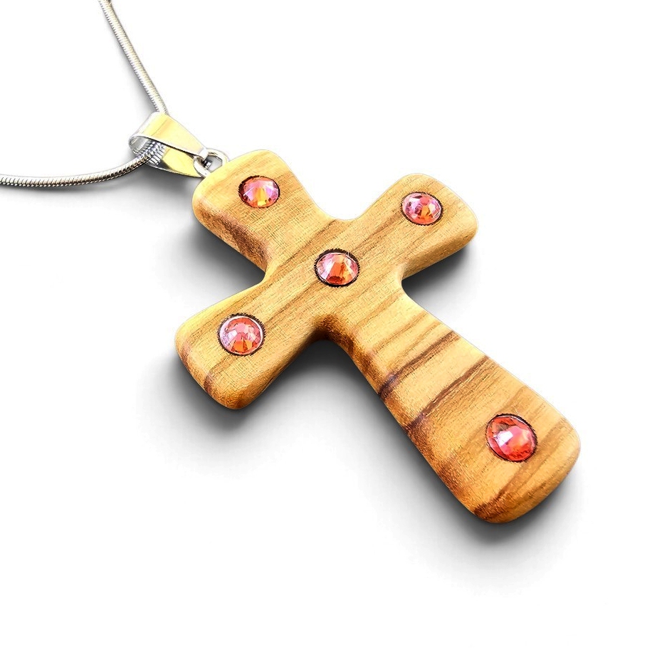 dreveny-krizek-oliva-krystaly-swarovski-cervene-4