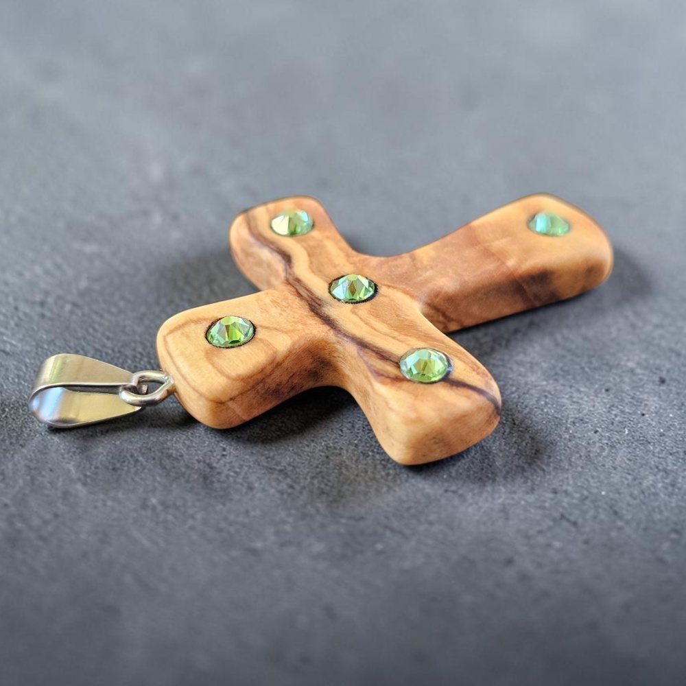 olivovy-krizek-5-krystalu-swarovski-peridot-9a