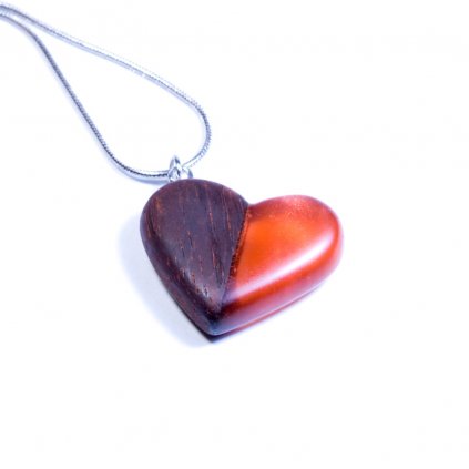 PDP0016 privesek padoukove srdce 1